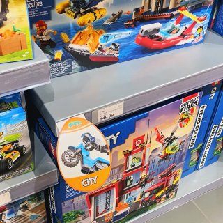 LEGO® Store ｜免费寻找复活节...