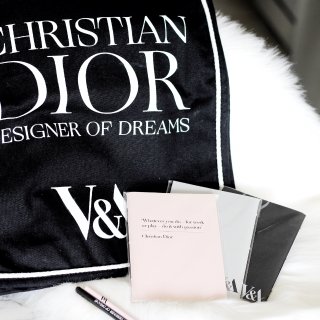 V&A博物馆 x Dior 周边集锦✨...