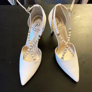 平价版RC婚鞋：小众优雅的Adrianna Pappel