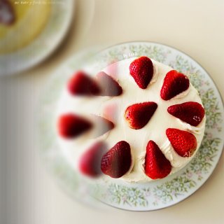 🍓草莓千层蛋糕❣️与奶油芝士馅完美融合🥴...