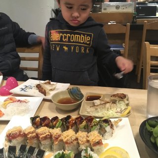 Daimonji Sushi Bar  ...