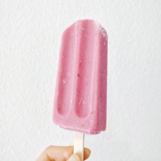 缺德舅新品安利|滿分的草莓🍓希臘酸奶棒冰...