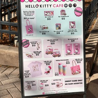 Hello Kitty cafe餐车...