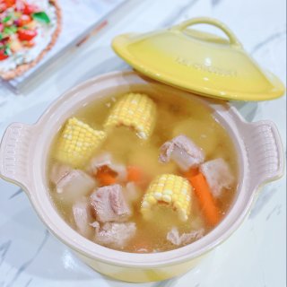晚餐小饭桌：天麻玉米排骨汤...