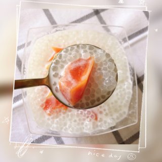 夏日冰凉消暑的甜品｜椰汁木瓜西米露...