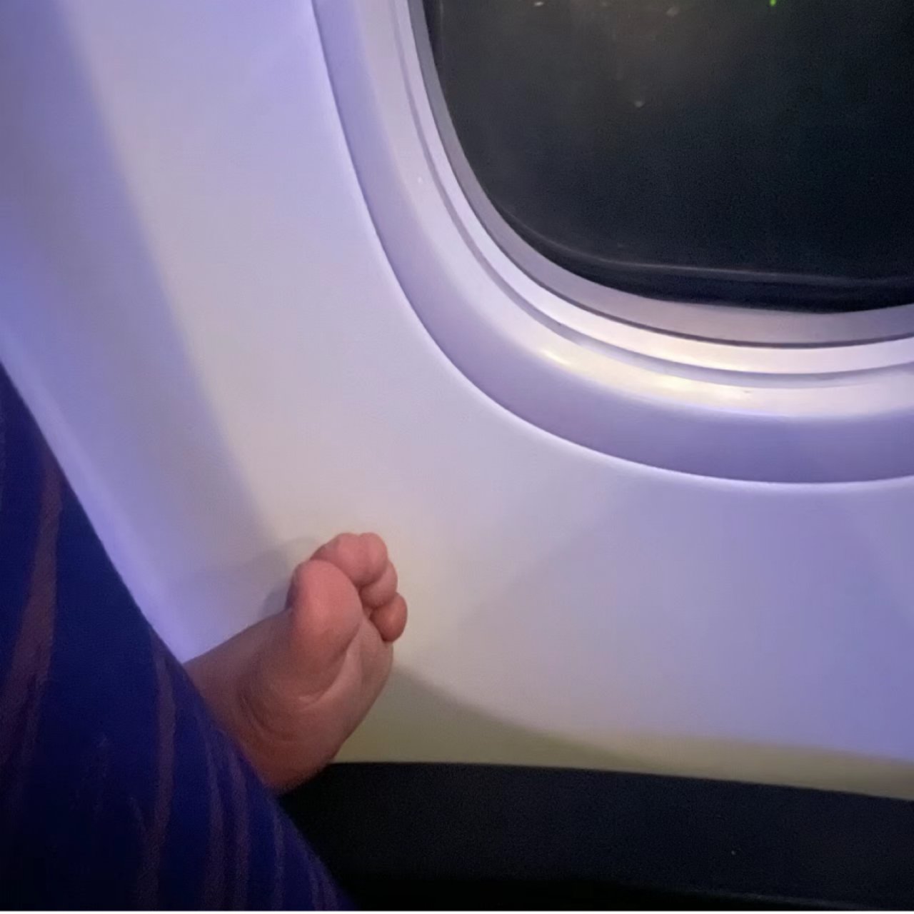 大家在飞机上遇到这种事怎么办？...