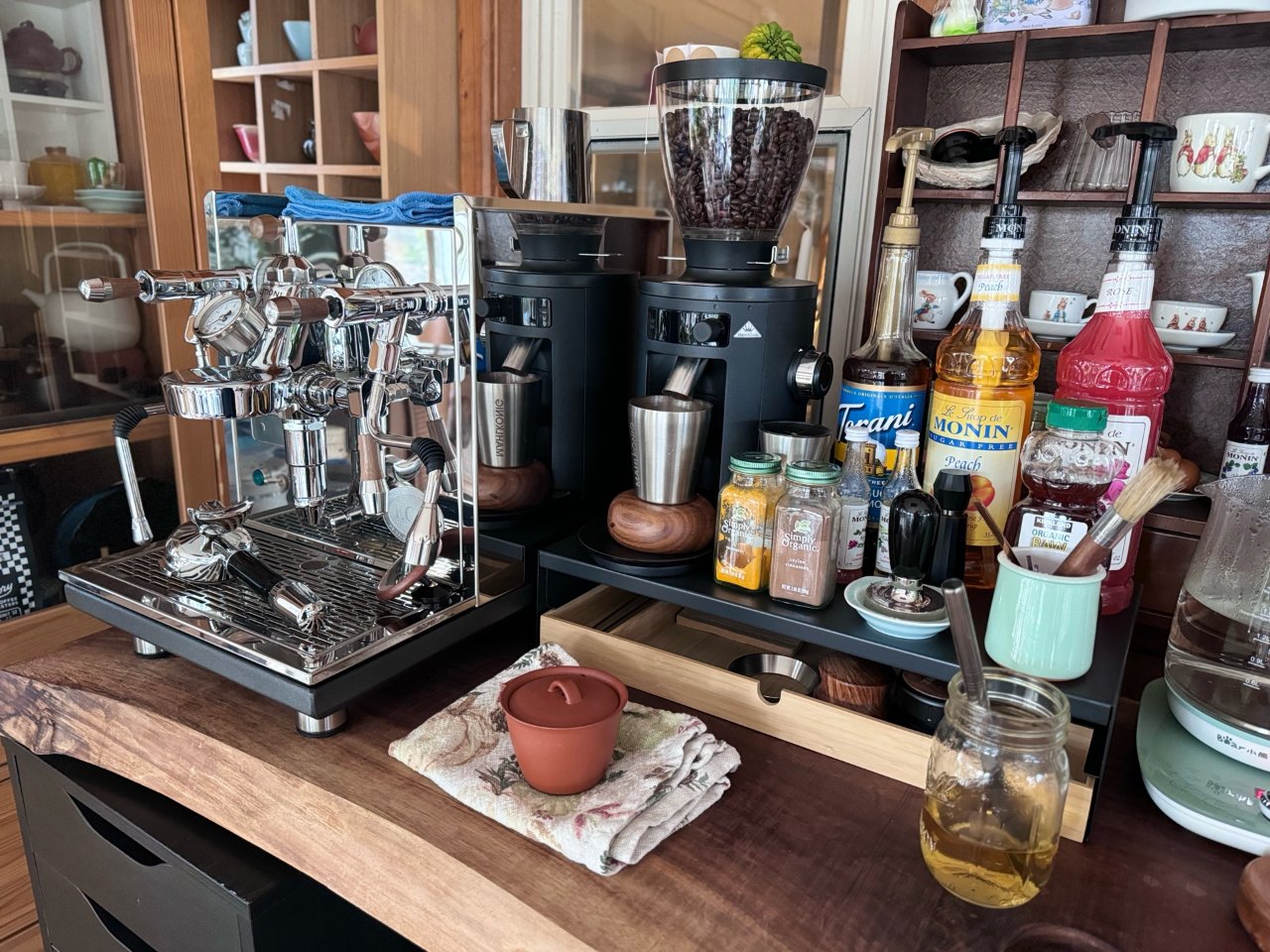 ECM Synchronika Espresso Machine with Flow Control - Olive Wood – Whole Latte Love,Mahlkonig X54 Allround Home Coffee Grinder - Black – Whole Latte Love