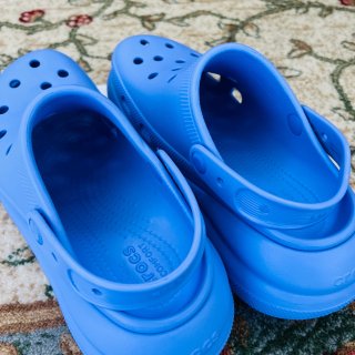 超级舒服的Crocs洞洞鞋你值得拥有...