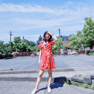 夏天的小红裙