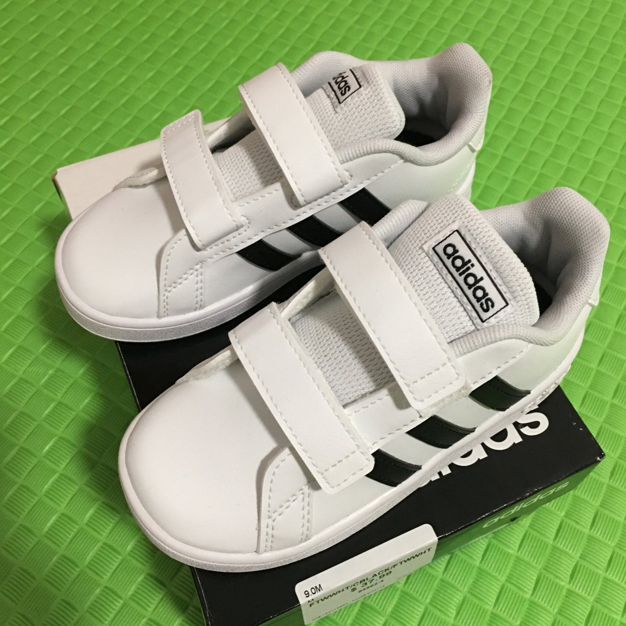 adidas 阿迪达斯