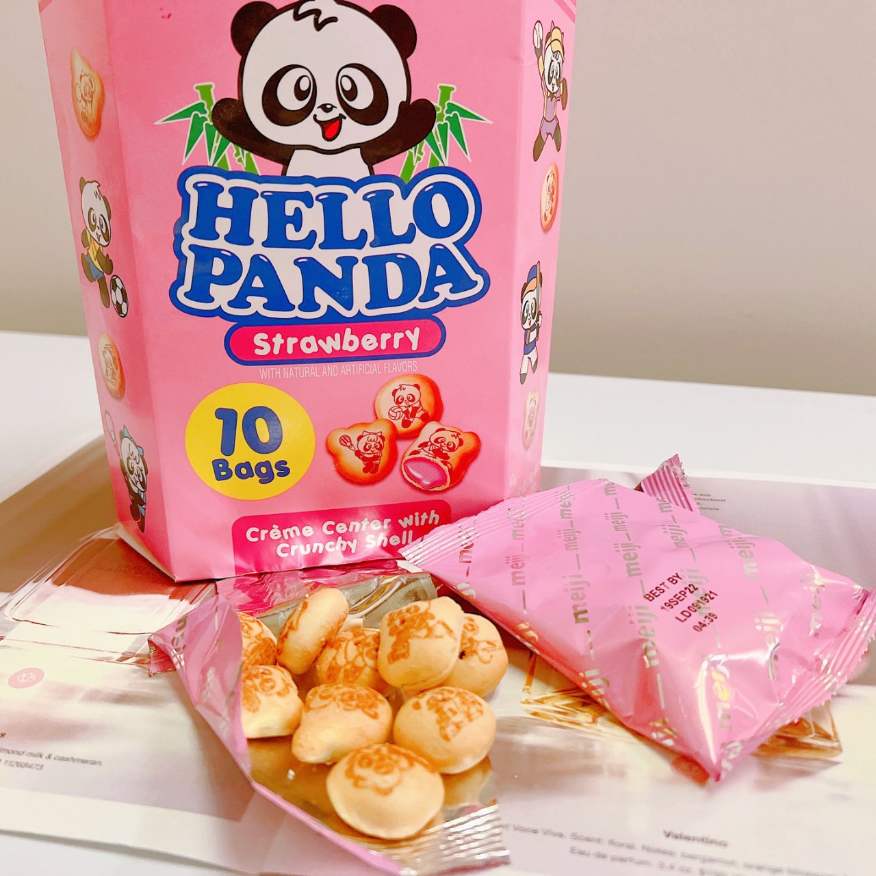 三月｜Meiji熊猫草莓夹心小饼干...