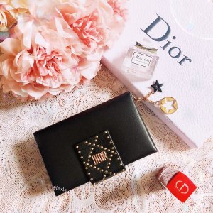 Dior 2018圣诞限量眼影盘变卡包