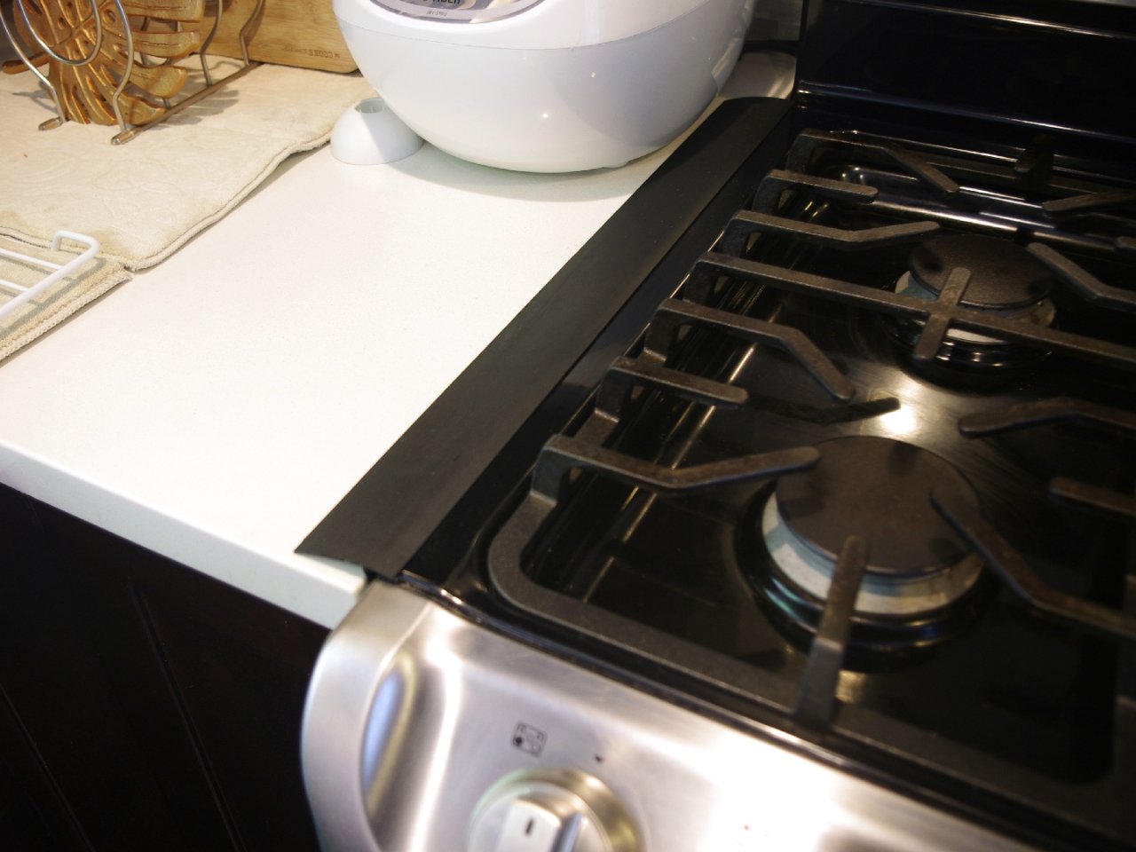 厨房神器：专门用来填补灶台缝隙的橡皮条