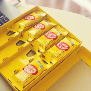 东京限量版香蕉版本的kitkat！...