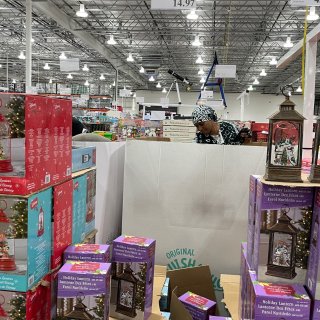 Costco 圣诞🎄产品都在清仓中…...