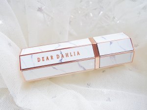 ❣彩妆❣轻盈状丝绒质地唇膏👄 | Dear Dahlia