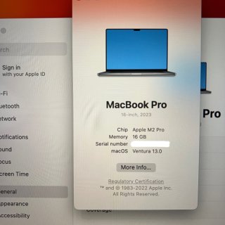 Apple MacBook Pro wi...
