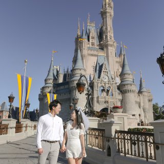 在Disney 城堡， 和你上演一出童话...
