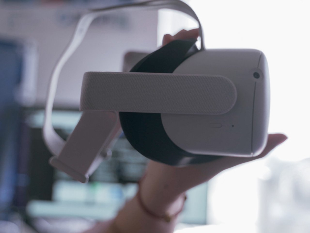Oculus Quest 2到了目前VR设备里综合实力最好| 晒晒圈数码精选