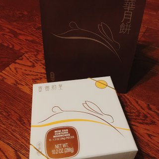中秋节的至尊奶黄🈷️香港奇华饼家...