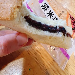 紫米夹心吐司面包 有点小失望...