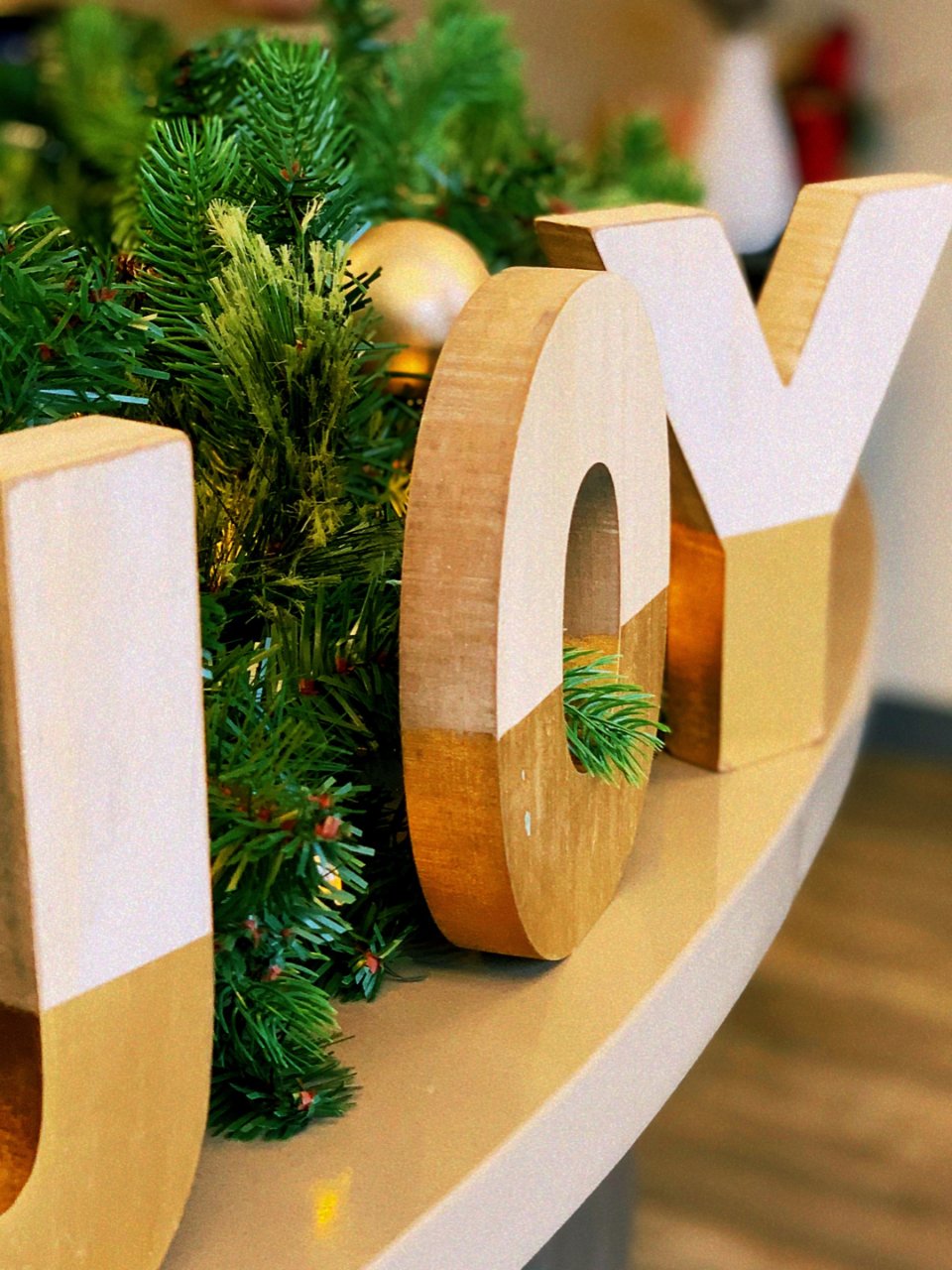 这个圣诞要love/peace/joy，...