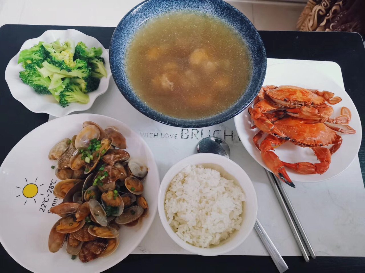豆鼓花蛤,玉米排骨汤,水煮芥蓝花,清蒸螃蟹