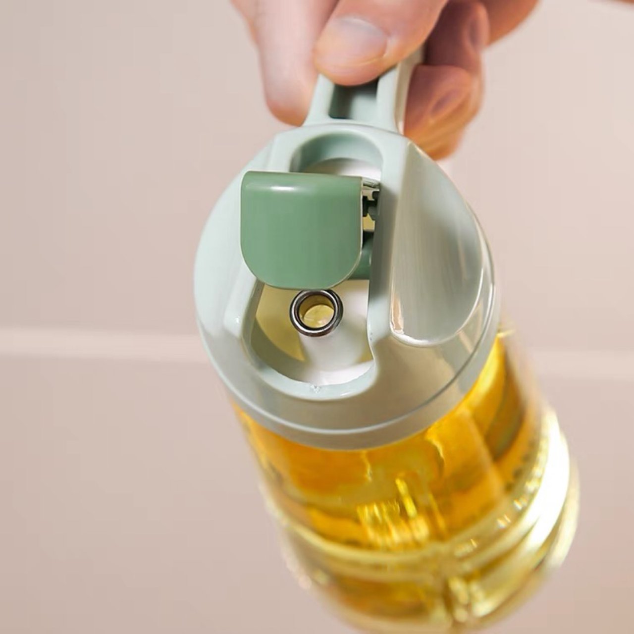 Olive Oil Bottle Dispenser for Kitchen, Auto Flip Soy Sauce Glass Condiment Container, Cooking Oil Vinegar Cruets Set, Measuring Syrup Bottle, Leakproof, Non-Drip Spout,Non-Slip Handle, Green, 25 OZ : Home & Kitchen
