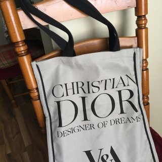 V&A Dior 帆布包，最便宜的Dio...