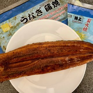 週末快手餐｜速凍蒲燒鰻魚 · 一整條吃得...