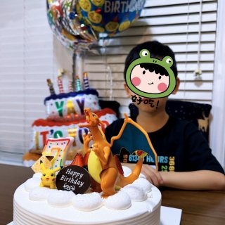 来晒晒弟弟今年的生日蛋糕装饰和T-shi...