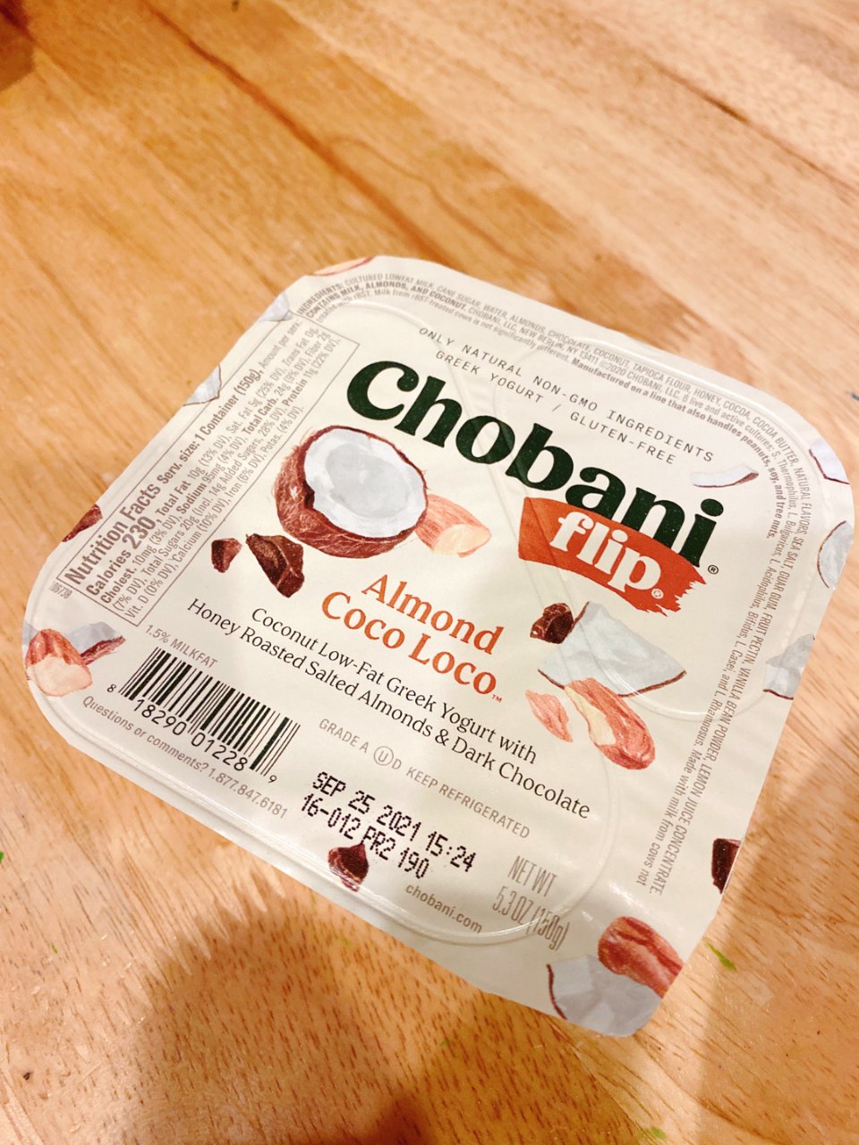 Chobani 黑巧克力杏仁椰子 酸奶...