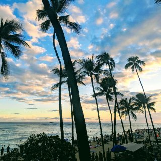 #晒货背景墙| 用夏威夷的夕阳纪念长周末...