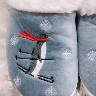 企鹅🐧滑雪⛷️！好可爱的拖鞋！...