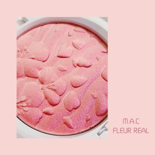 M.A.C樱花高光太美了啊啊啊啊！...