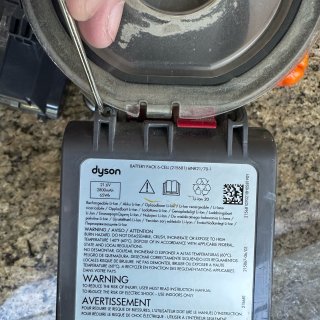 3分钟翻新Dyson吸尘器 - 换电池...