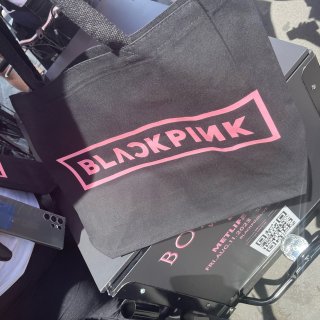 Black Pink 购物袋🛍️好好看....