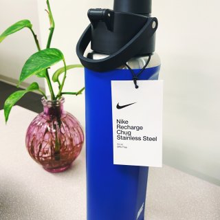 三月幸事🍀喜提Nike水瓶一个...