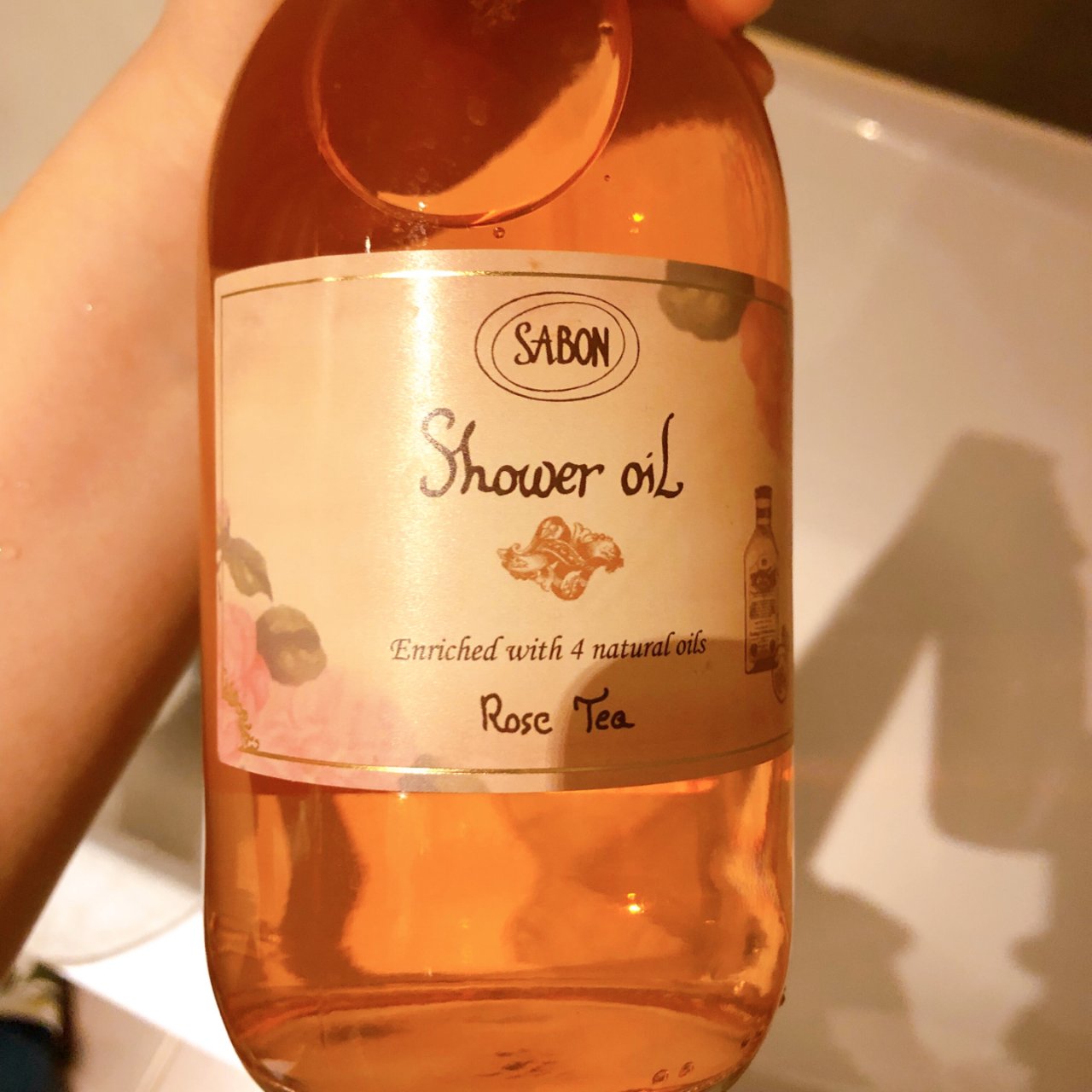 sabon 玫瑰茶味道的沐浴液...