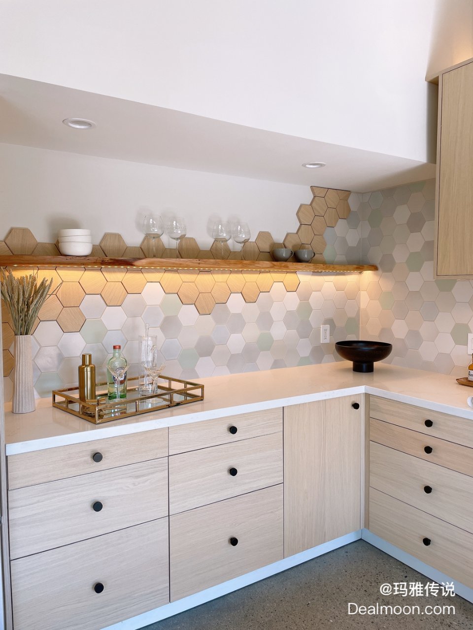 细节展现品位～木质+瓷砖独具创意的厨房墙...