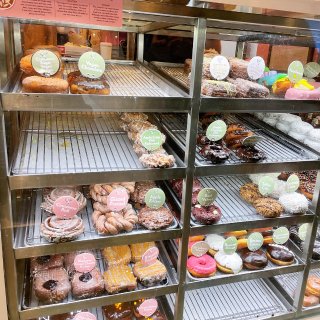 可可愛愛的粉色甜甜圈🍩 ｜芝加哥探店🔍...