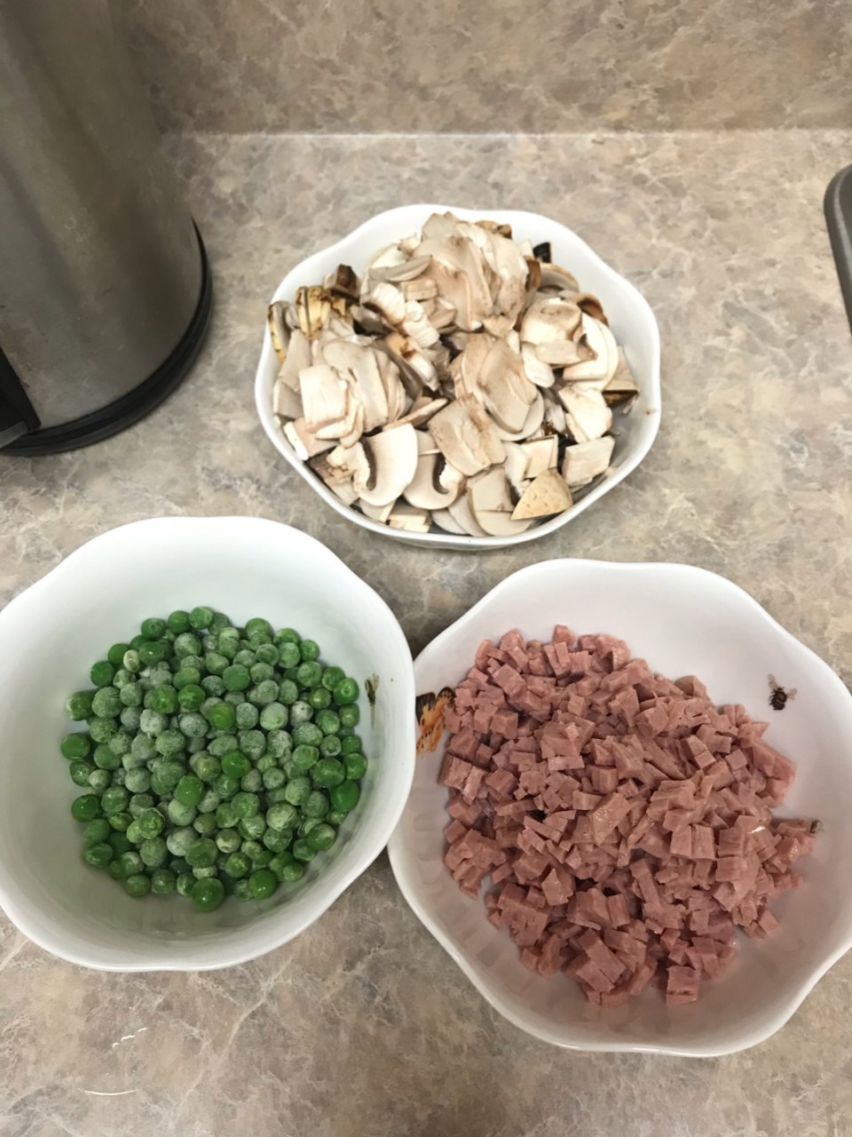 午餐肉,豌豆,蘑菇