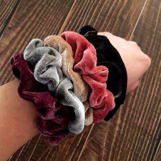 Urban Outfitters,Velvet Scrunchie Set | Urban Outfitters