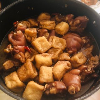 猪蹄炖豆腐果