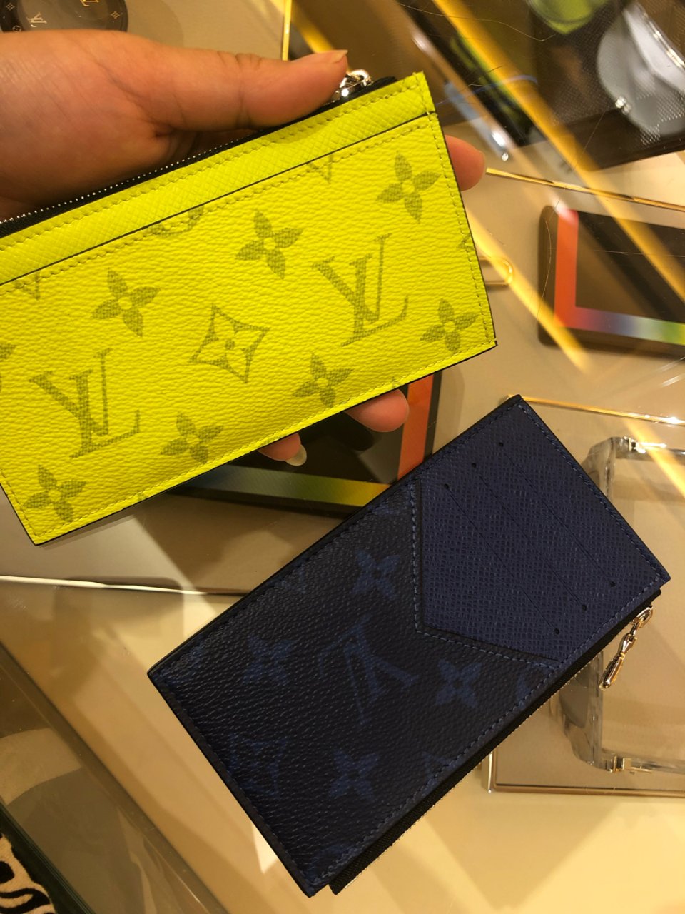 Card Holder,Louis Vuitton 路易·威登,330美元