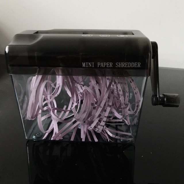 平时总有一堆信件，每次都要手动撕成...