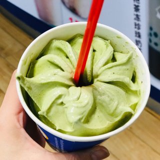 甜品不能停 | 终于吃到DQ的双倍抹茶暴...