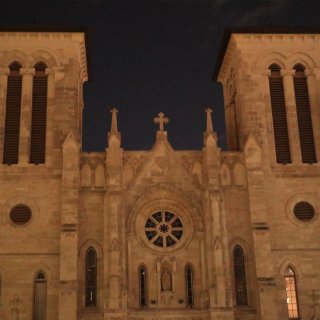 圣费尔南多教堂灯光秀 | 圣安东尼奥...