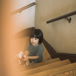 儿童摄影｜如何在家里的楼梯上边玩边拍...
