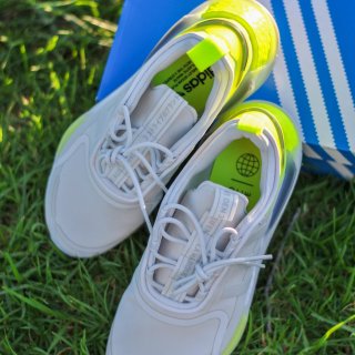  Adidas NMD_V3 系列运动鞋...